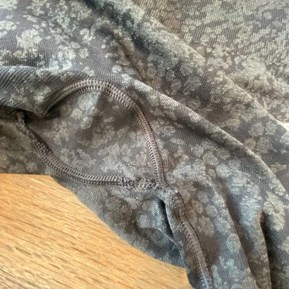 +FREE Legging! Gymshark Camo Seamless Scrunch High Waist in XS - Picture 14 of 14